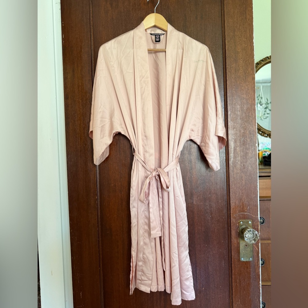 Victoria’s Secret nude pink satin Women's Robe XS/S midi length kimono style